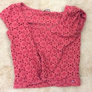red American Eagle crop shirt